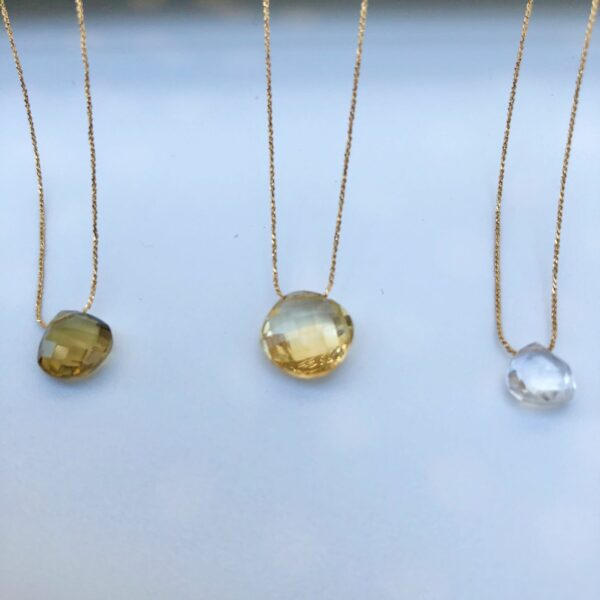 Collier ras du cou chaîne fine en Plaqué Or & Gemmes (Citrine, quartz fumé, onyx noir, cristal de roche) | Satonda Gemmes… & Vous : Bijoux Haute Fantaisie Créations Originales & Artisanales DIY | Plaqué Or Argent Pierres Fines | Bijoux Personnalisés Femme, Ado, Enfant | Bijoux Religieux | Bijoux Gravés. Toulouse France | Vente en Ligne.