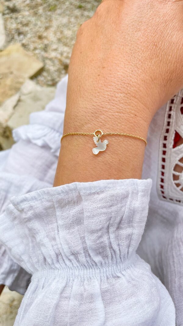 Bracelet confirmation colombe de l'esprit saint en nacre et plaqué or | Confirmation Gemmes… & Vous : Bijoux Haute Fantaisie Créations Originales & Artisanales DIY | Plaqué Or Argent Pierres Fines | Bijoux Personnalisés Femme, Ado, Enfant | Bijoux Religieux | Bijoux Gravés| Gemmes | Créatrice de Bijoux Toulouse France | Vente en Ligne| Bijoux religieux Toulouse | Bijoux chrétiens modernes.