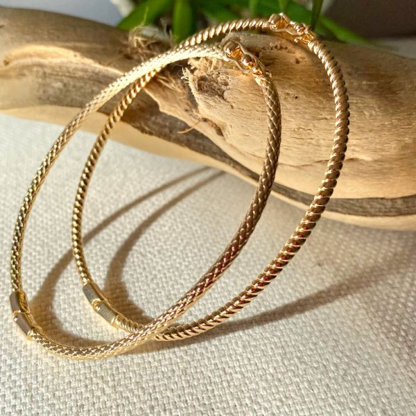 Bracelet jonc ovale motif écaille serpent en plaqué or | Les Glénans – Image 4