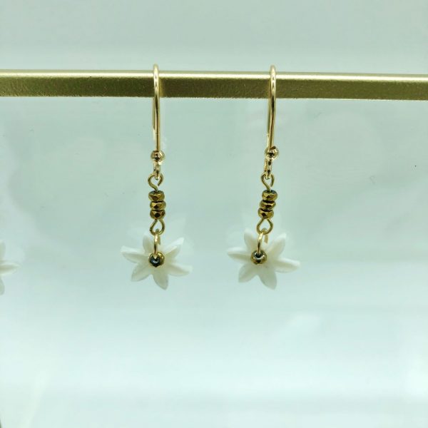 Boucles d'Oreilles Plaqué Or Nacre & Perles de verre | Fuerteventura – Image 3