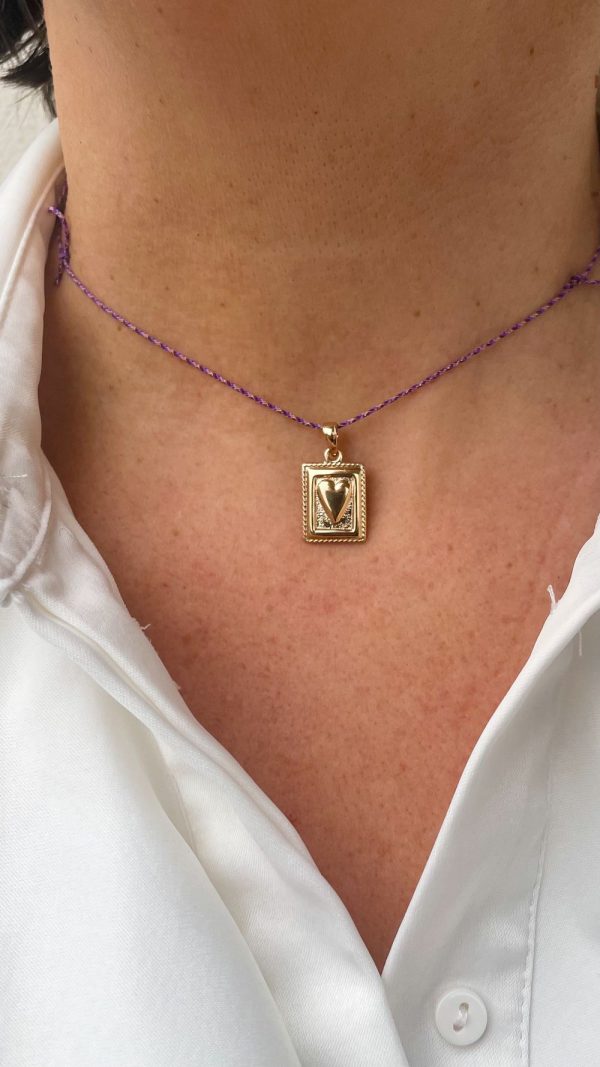 Collier médaille cœur rectangulaire sur fil tressé | Les Marquises – Image 8