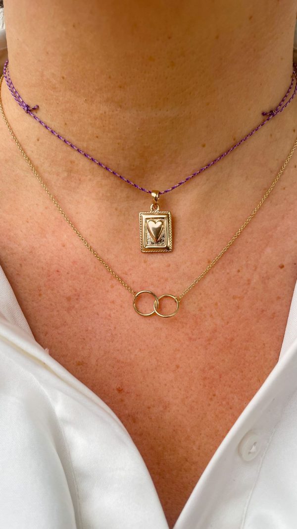 Collier médaille cœur rectangulaire sur fil tressé | Les Marquises – Image 5