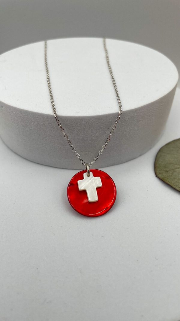 Collier catho pastille nacre de couleur et croix en nacre blanche sur chaine argent | Amen