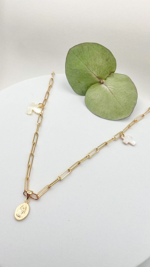 Collier breloques religieuses : croix, colombe et médaille miraculeuse | Sainte Famille – Image 4