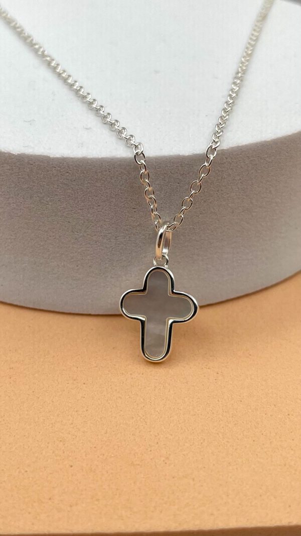 Collier Croix en nacre sertie en Argent | Christ Roi – Image 3