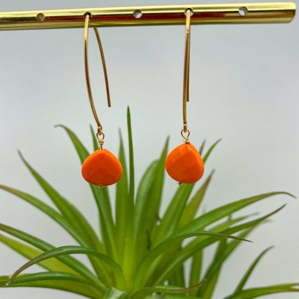 Boucles d'oreilles Grand crochet en Plaqué Or et calcédoine teintée orange | Saint Martin