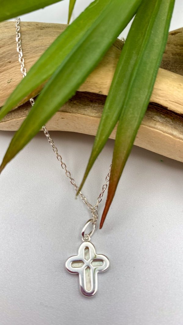 Collier Croix en nacre sertie en Argent | Christ Roi – Image 4