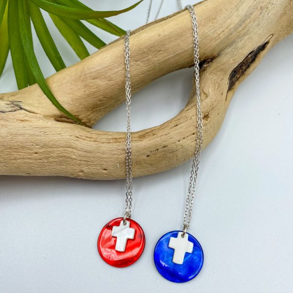 Collier catho pastille nacre de couleur et croix en nacre blanche sur chaine argent | Amen – Image 2