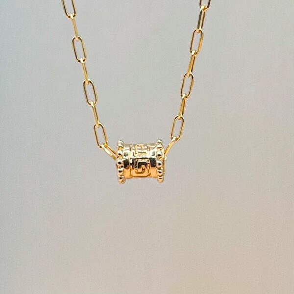 Collier bohème Fidji avec pendentif tube balinais en plaqué or