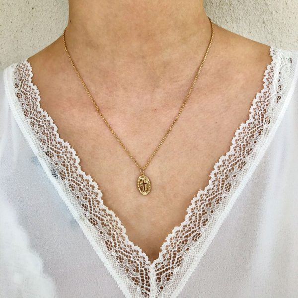Collier médaille ovale et Croix Plaqué Or | Santa Croce – Image 4