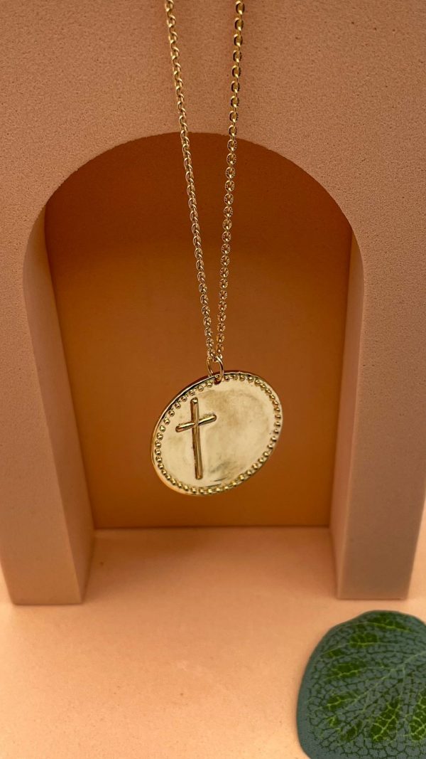 Collier grande médaille croix à personnaliser en plaqué or | Jean de la Croix