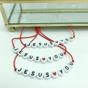 Bracelet de lettre personnalisé | Jésus loves You