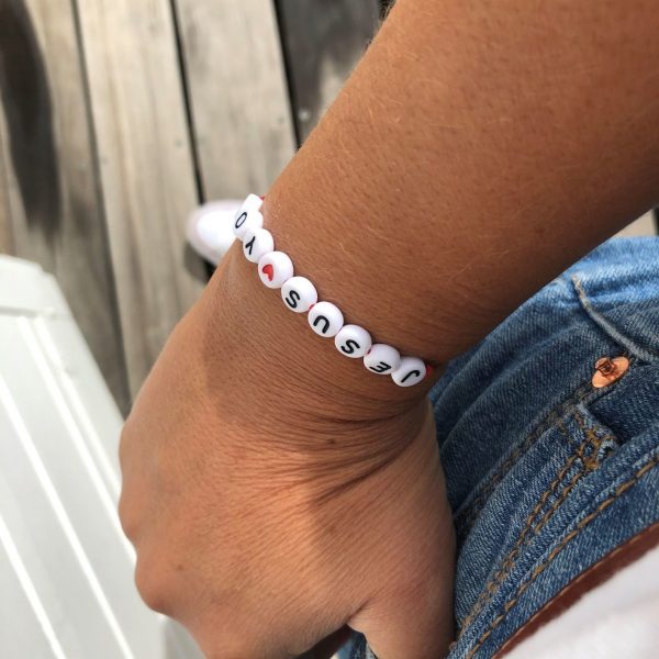 Bracelet de lettre personnalisé | Jésus loves You – Image 6
