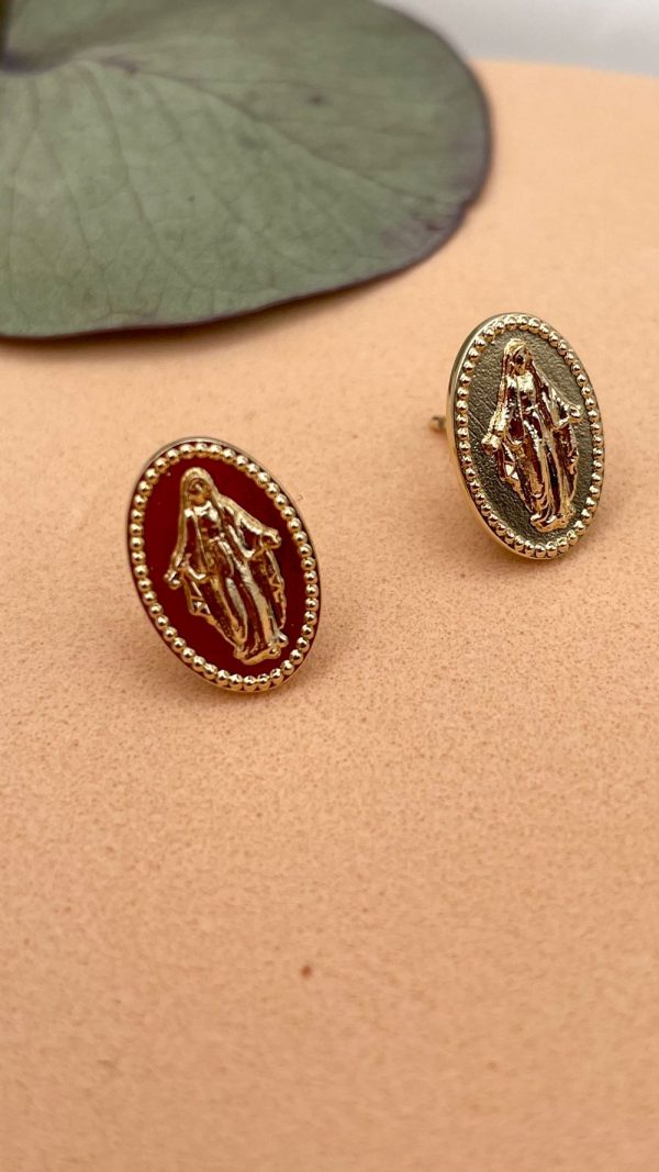 Boucle d'oreille puce avec la Vierge Marie en plaqué or | Madone – Image 3
