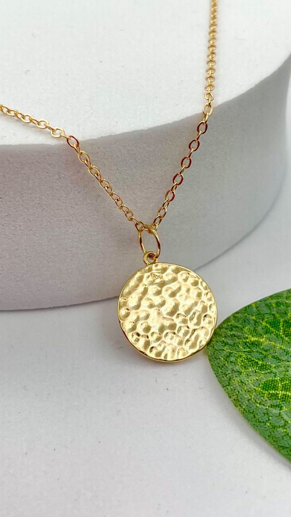 Collier médaille ronde martelée en plaqué or | Ibiza