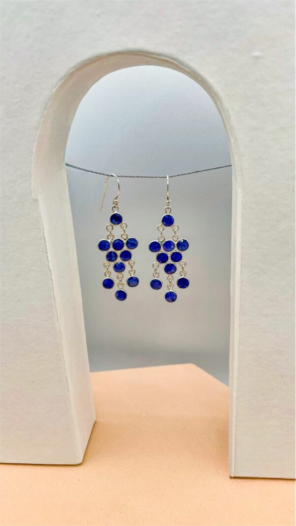 Bijoux pendants en pierres naturelles rouges et bleues - rubis et calcédoine - boucles artisanales