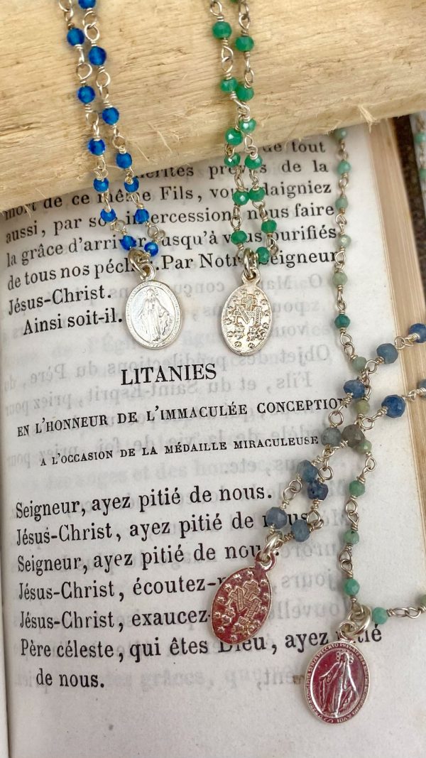 Collier chaine rosaire argent et gemmes avec une médaille miraculeuse en Argent | Notre Dame du Bon Secours – Image 3