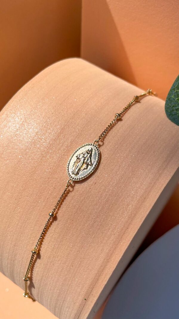 Bracelet à l'effigie de la Vierge Marie sur chaine perlée |  Marie