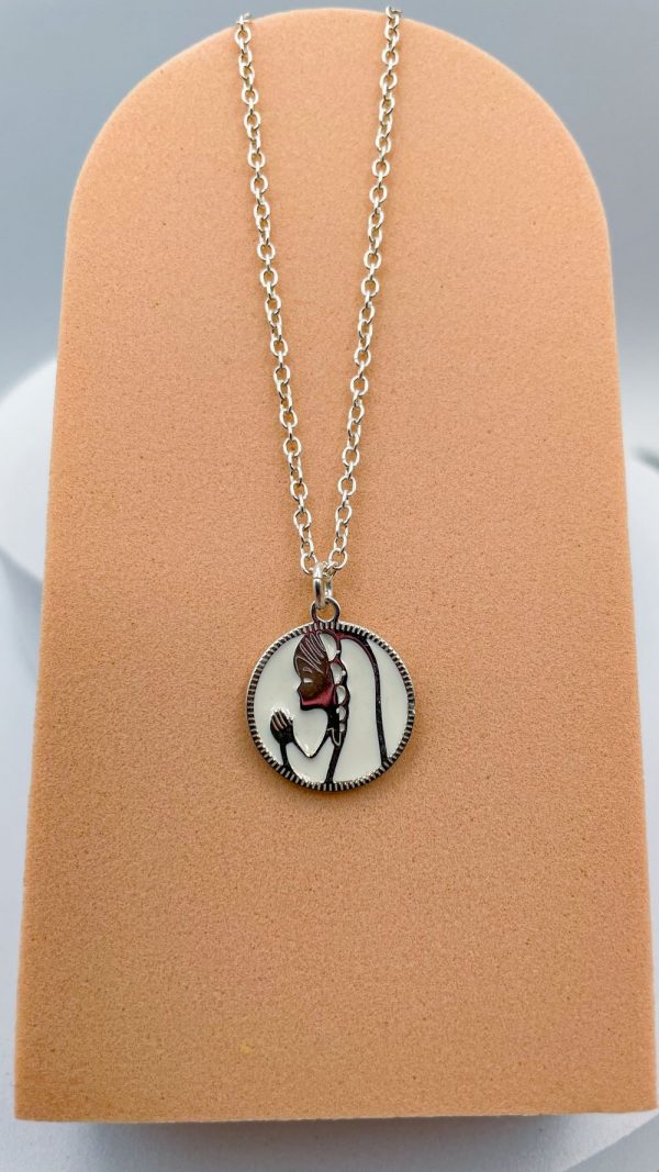 Collier de première communion | Médaille de la Vierge Marie au voile