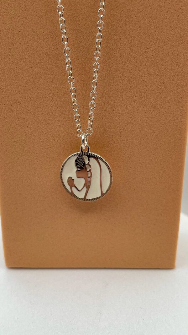 Collier de première communion | Médaille de la Vierge Marie au voile – Image 3