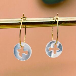 Boucles d’Oreilles créoles Nacre véritable et Plaqué Or | Colombe de la Paix
