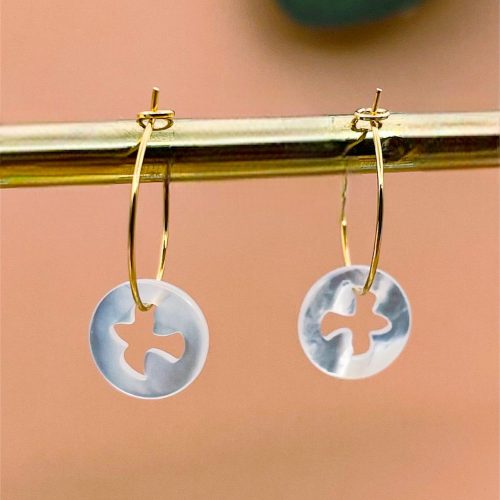 Boucles d’Oreilles créoles Nacre véritable et Plaqué Or | Colombe de la Paix